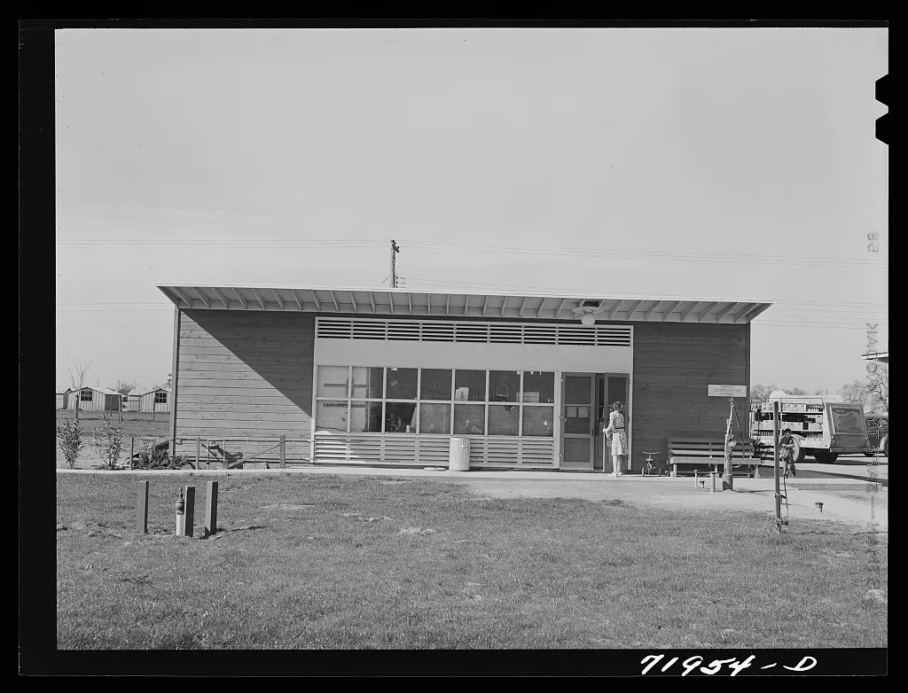 Woodville, California. FSA (Farm Security Administration) farm…, 1942
