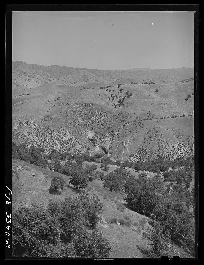 Kern County, California. Arid country in the mountains, 1942